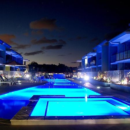 รามาดา เฮอร์เวย์เบย์ Hotel เฮอร์วีย์เบย์ สิ่งอำนวยความสะดวก รูปภาพ The pool at the Blue Sky Inn